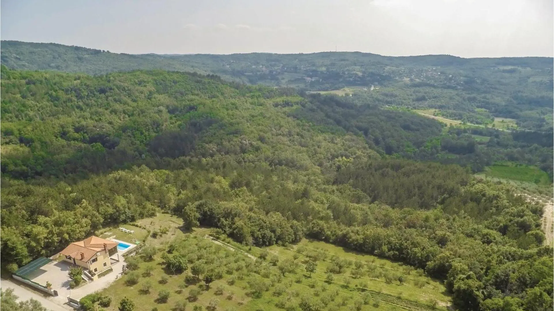 Awesome Home In Meloni With Sauna Karojba