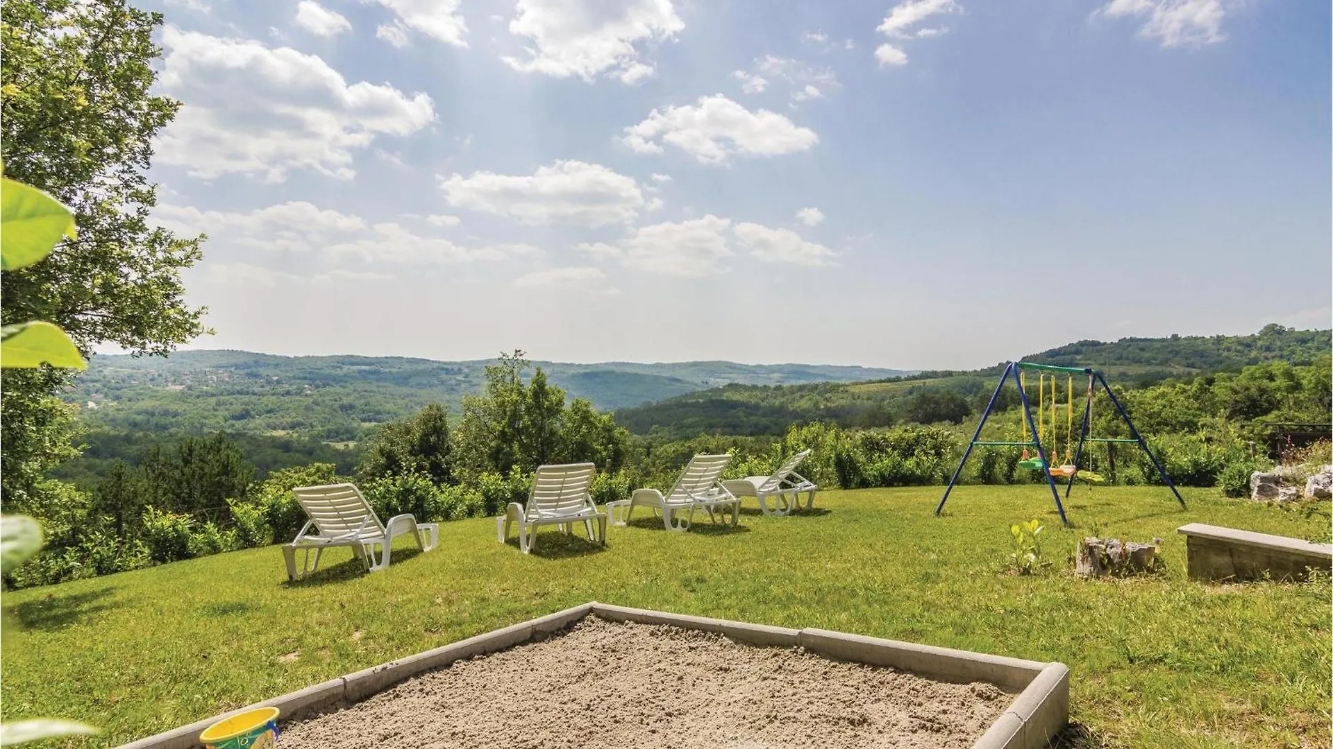 Дом отдыха Awesome Home In Meloni With Sauna Karojba