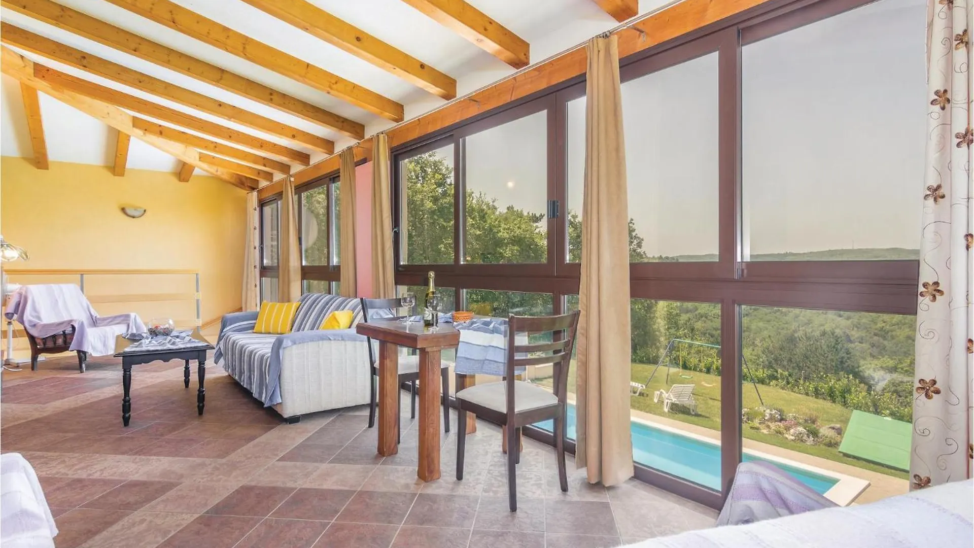 Awesome Home In Meloni With Sauna Karojba