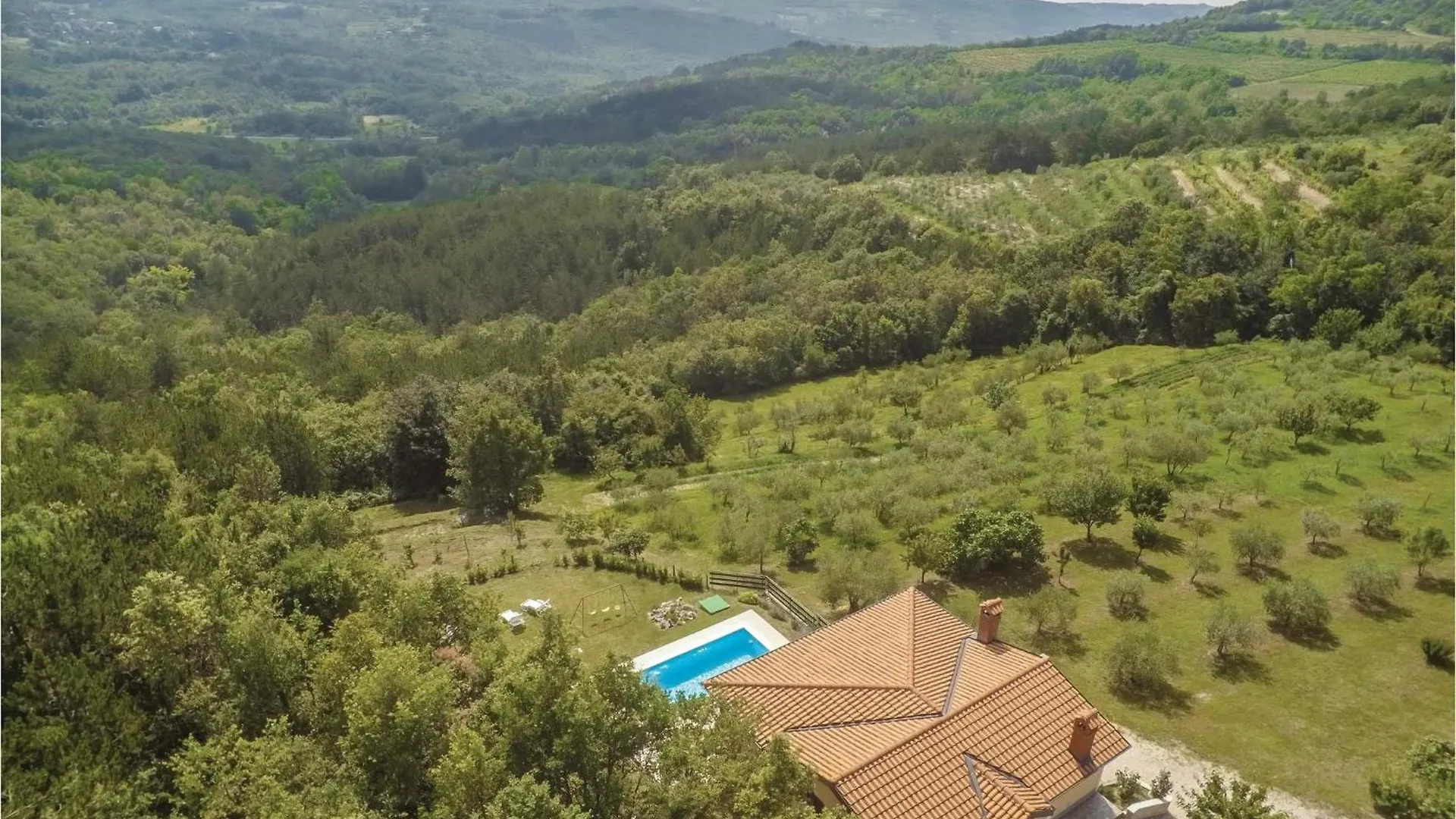 Awesome Home In Meloni With Sauna Karojba